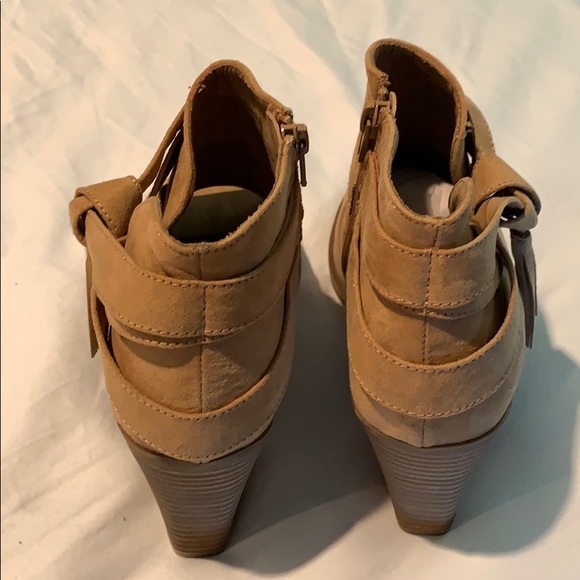 Open toed, camel booties - Picture 2 of 5